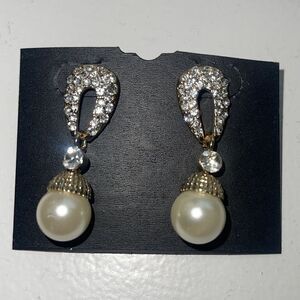 JCPenny Fashion Earrings Tear Drop Pearl Diamond Gold‎ Medal NWT